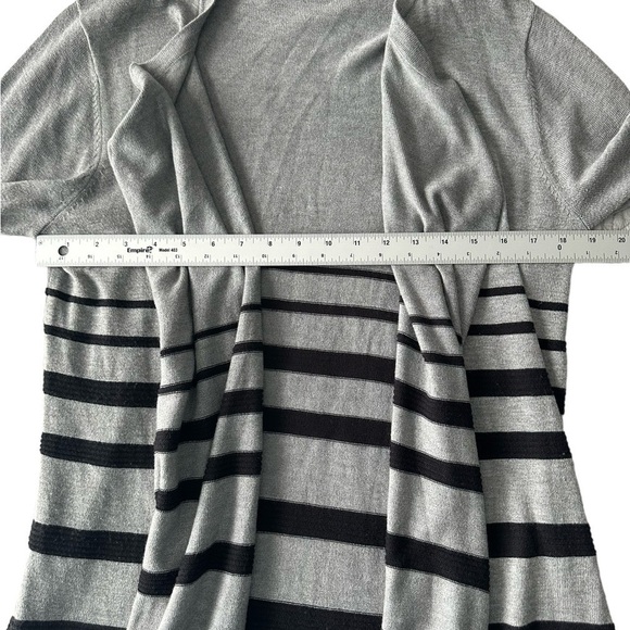 Cable & Gauge L gray & black striped long sleeve open-front cardigan - Picture 9 of 10